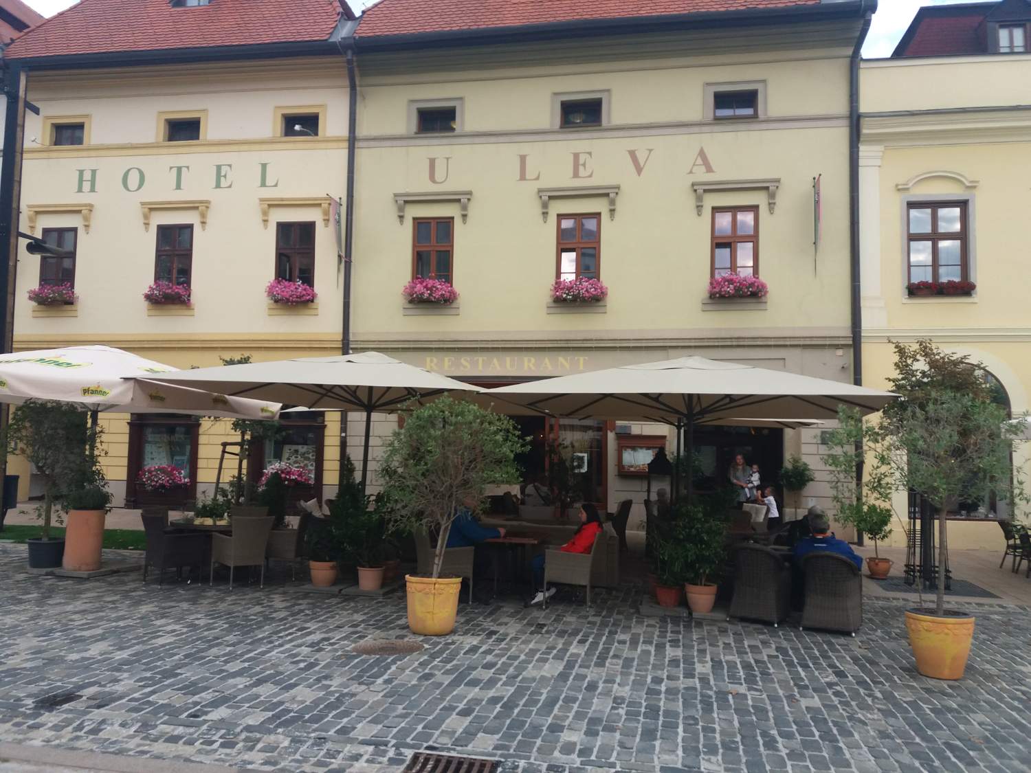 Solve Levoča hotel U leva Slovensko jigsaw puzzle online with 48 pieces