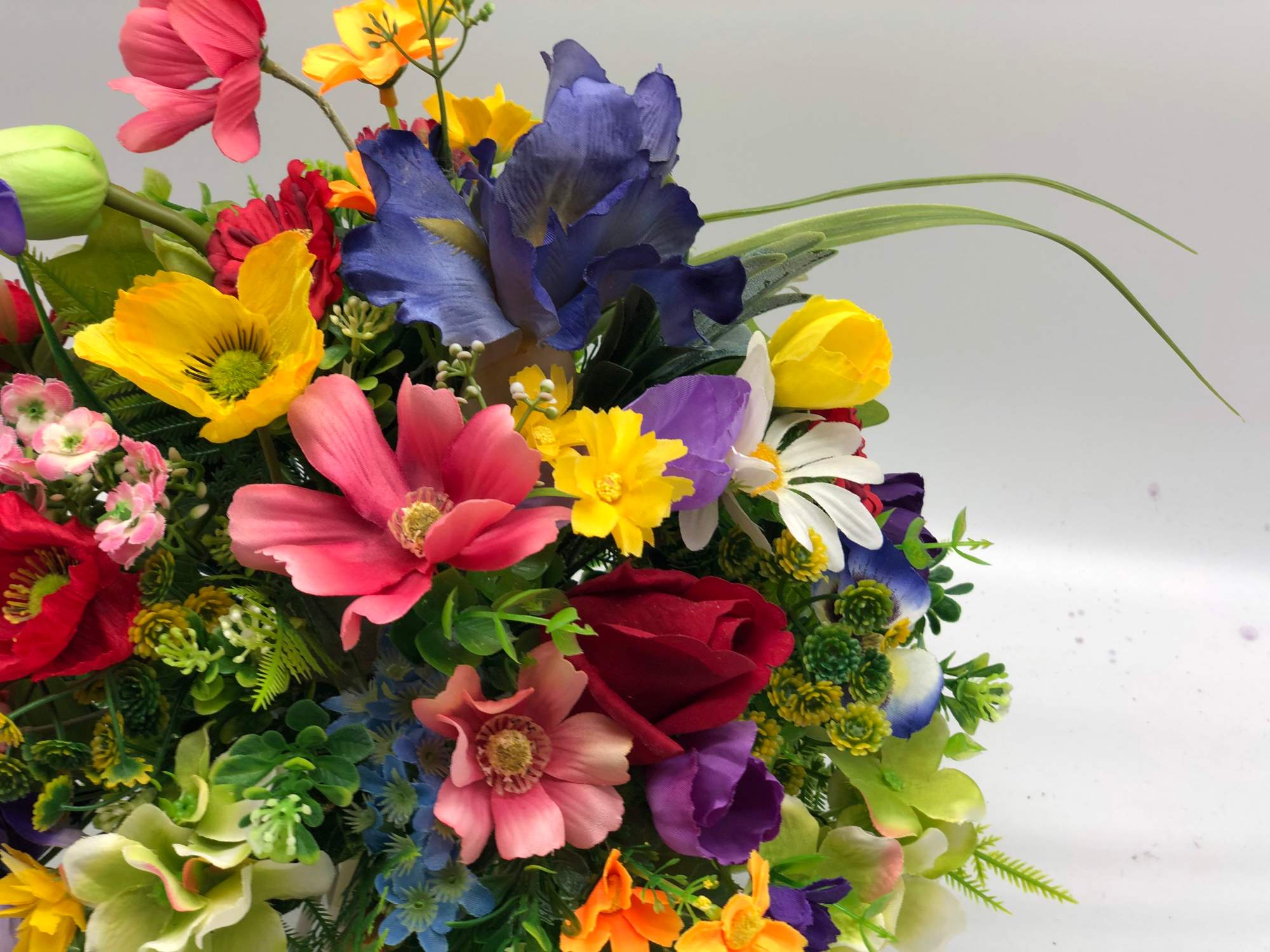 Solve Floral arrangement jigsaw puzzle online with 475 pieces