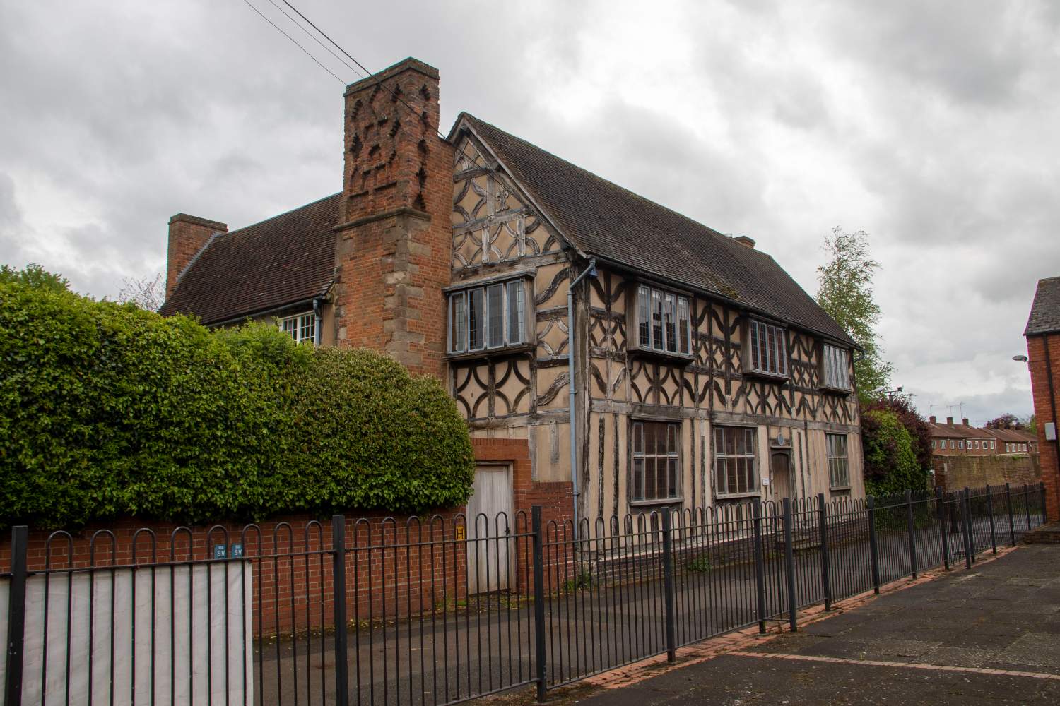 Solve Droitwich 21052021 Priory House 1650 01 jigsaw puzzle online with 96 pieces