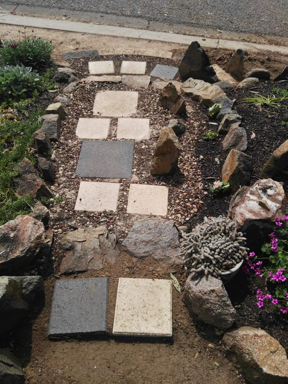 Solve My Garden Continuing a Path jigsaw puzzle online with 130 pieces