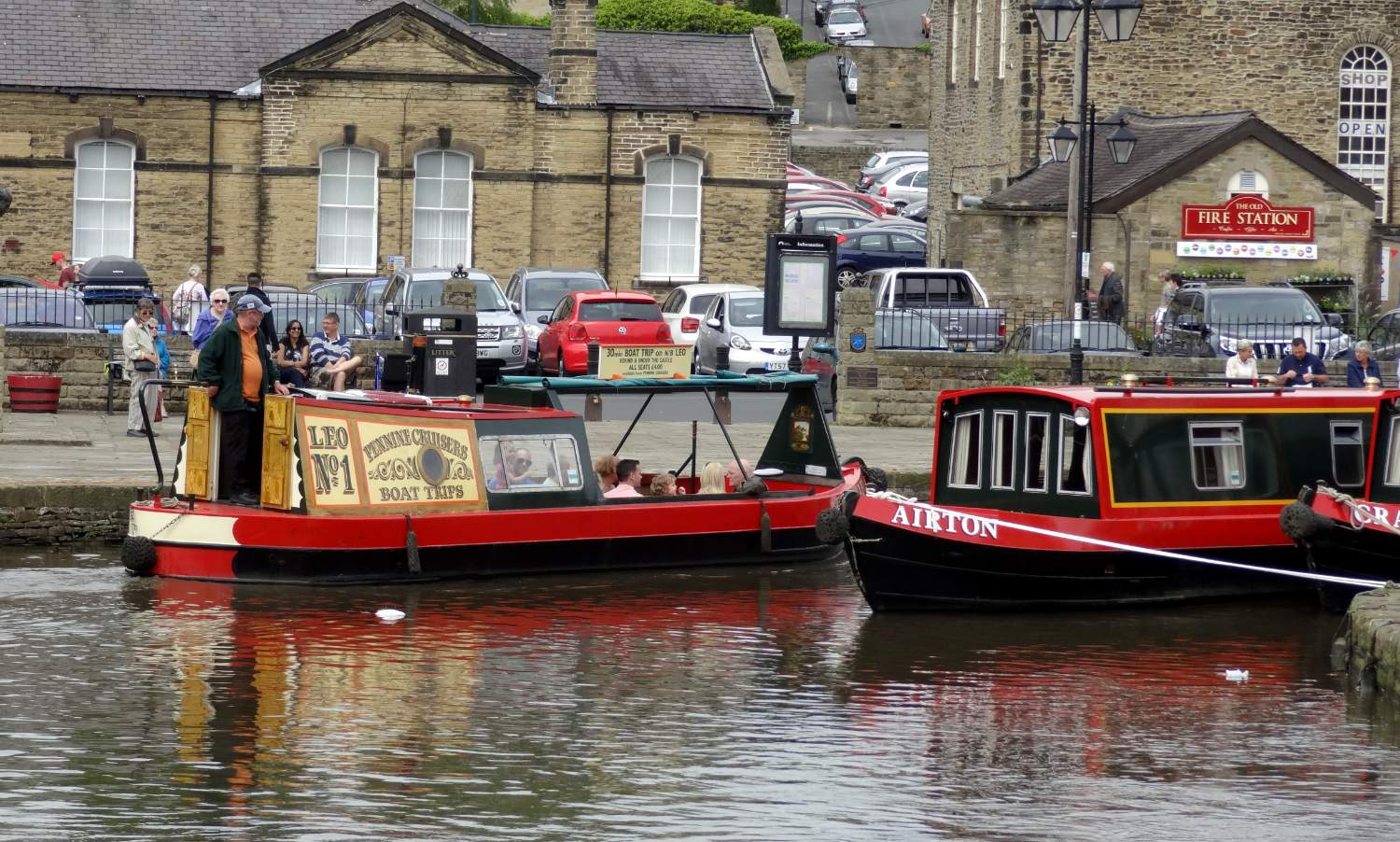 Solve Skipton (7) jigsaw puzzle online with 40 pieces