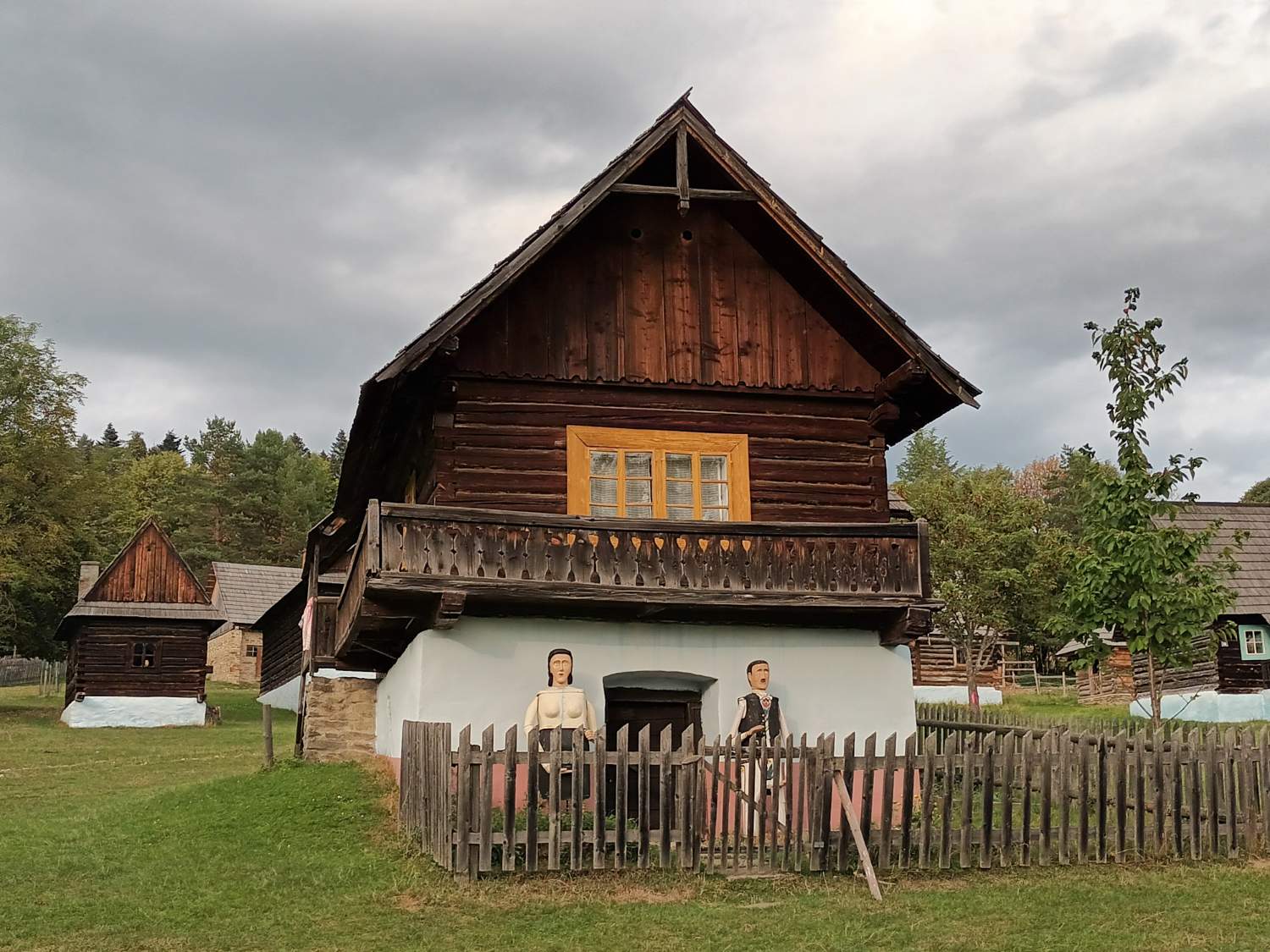 Solve Skanzen Pod Hradem Star ubov a Jigsaw Puzzle Online With 48 Pieces solve-skanzen-pod-hradem-star-ubov-a-jigsaw-puzzle-online-with-48-pieces