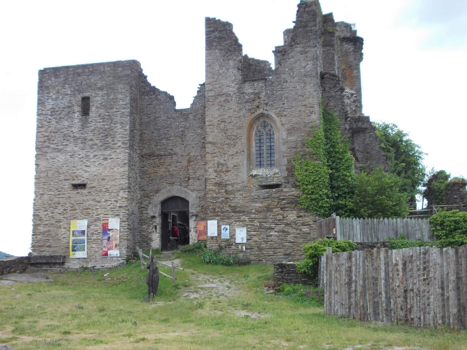 Solve Valon,Aveyron jigsaw puzzle online with 108 pieces