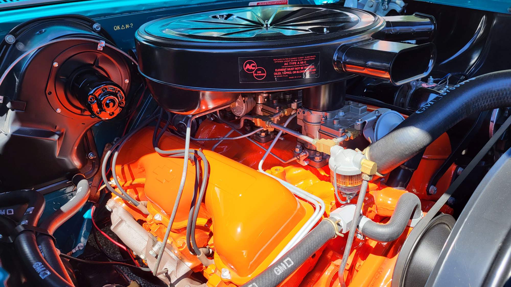 Solve 409 V8 Engine jigsaw puzzle online with 405 pieces