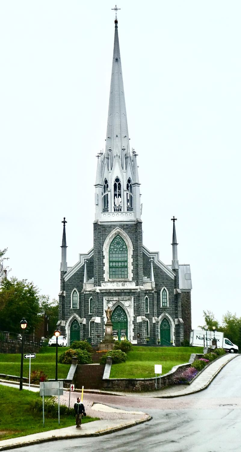 Solve SacréCoeur Church, Saguenay, Quebec, Canada. jigsaw puzzle