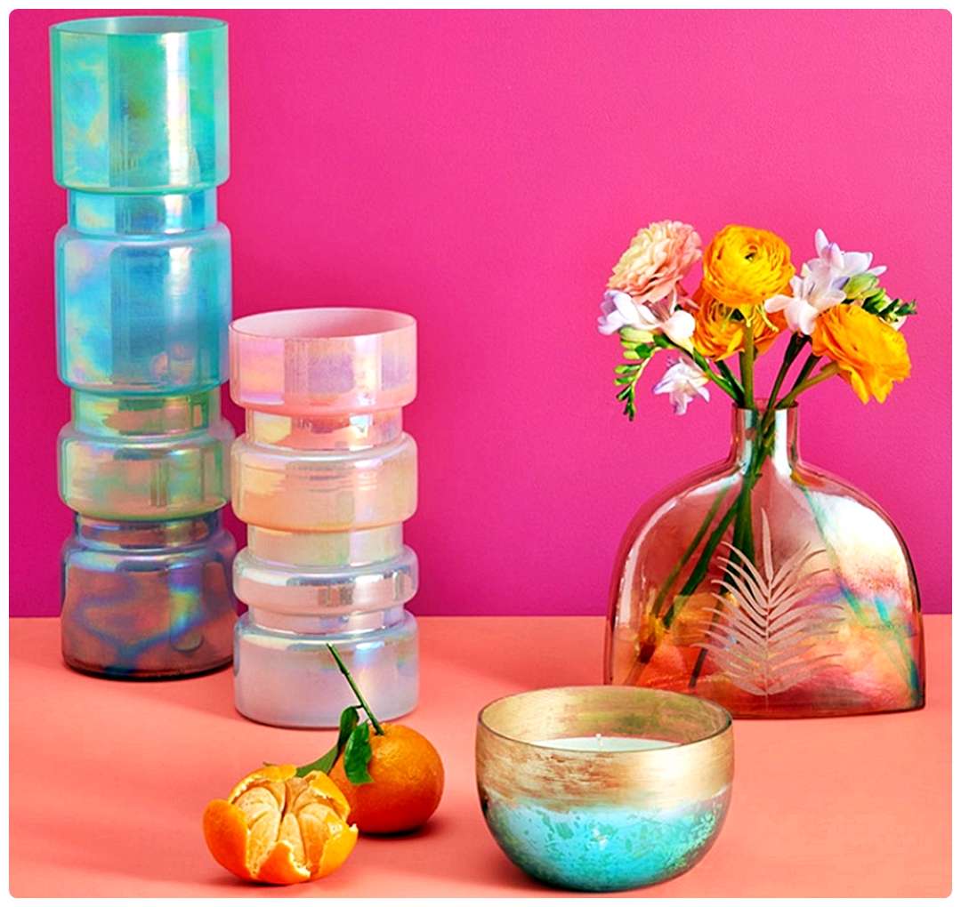 Solve Decorative Glass Objects jigsaw puzzle online with 306 pieces