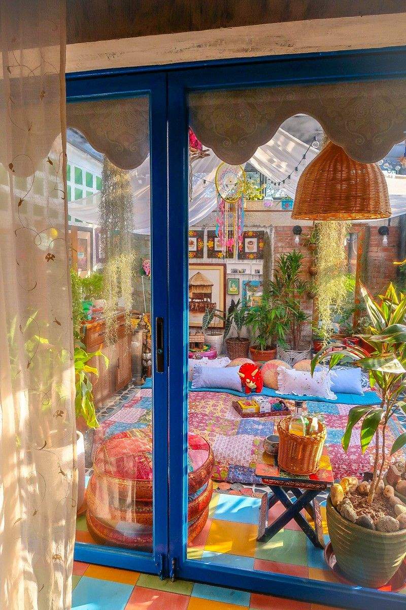 Solve porch jigsaw puzzle online with 280 pieces