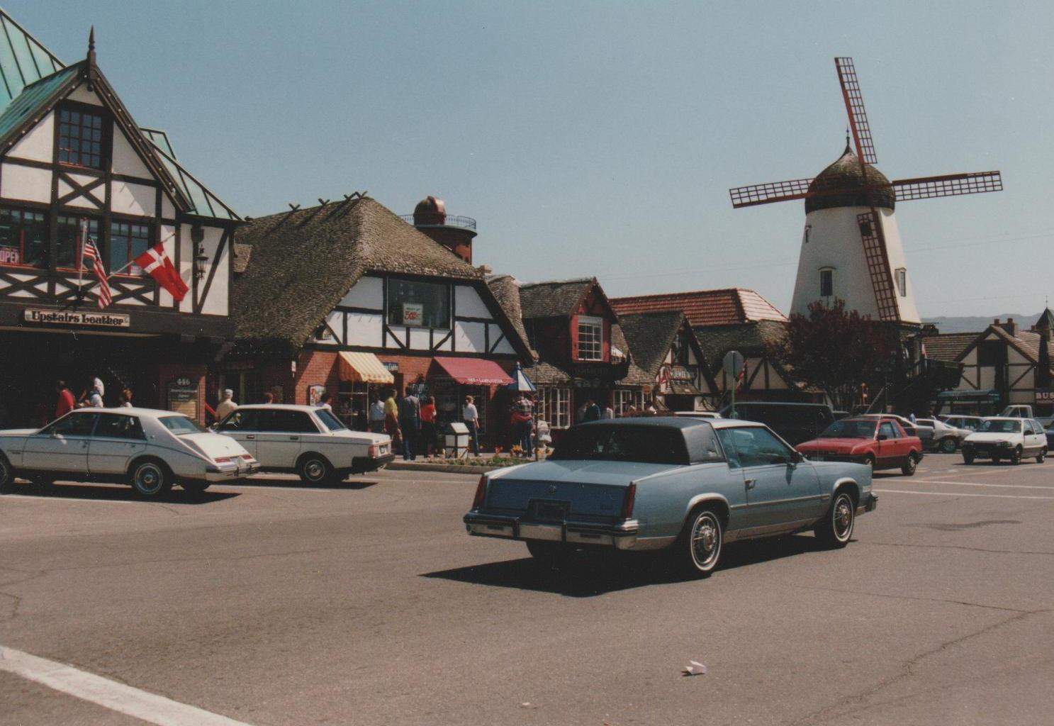 Solve 428The Universal Studios and their ideas of Europe jigsaw puzzle