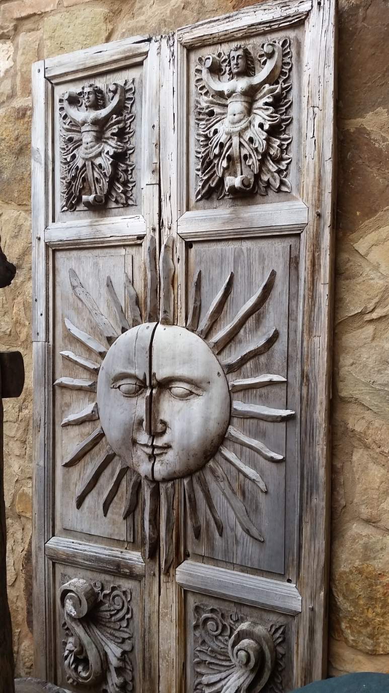 Solve Sun Door jigsaw puzzle online with 66 pieces