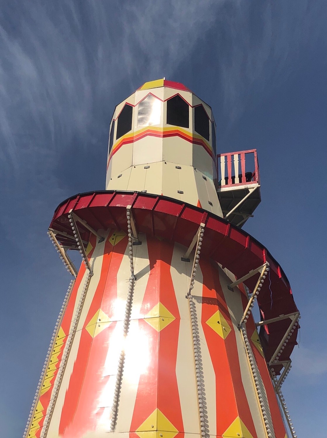 Solve Helper Skelter jigsaw puzzle online with 140 pieces