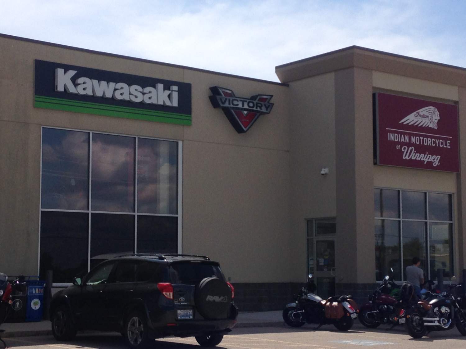 Solve A stop along the way in Winnipeg. jigsaw puzzle online with 88 pieces