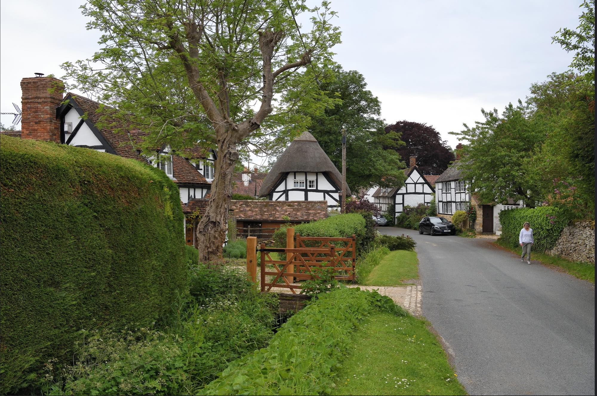 Solve Elmley Castle village. Worcestershire. UK. jigsaw puzzle online
