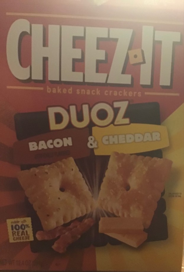 Solve CheezIts Bacon and cheddar jigsaw puzzle online with 12 pieces