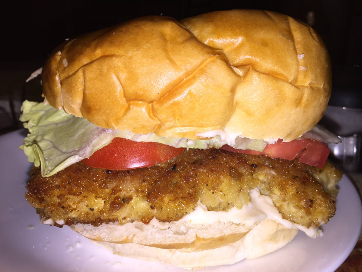 Solve panko coated chicken breast sandwich jigsaw puzzle online with 63