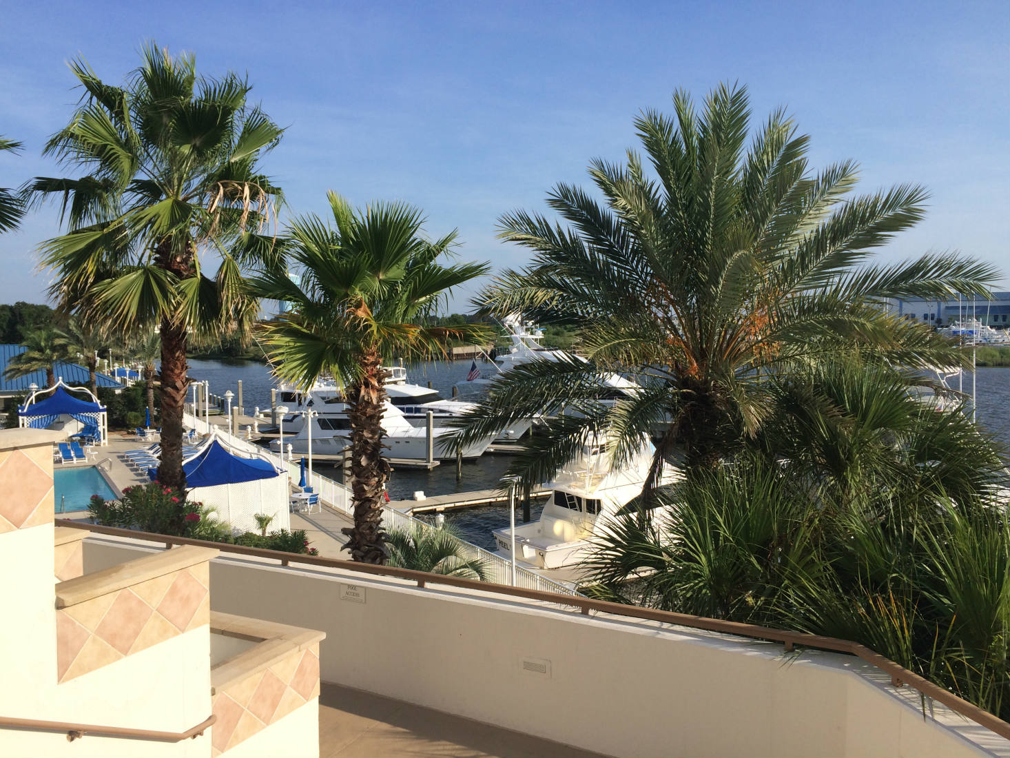 Solve PALACE CASINO HOTEL BILOXI jigsaw puzzle online with 165 pieces