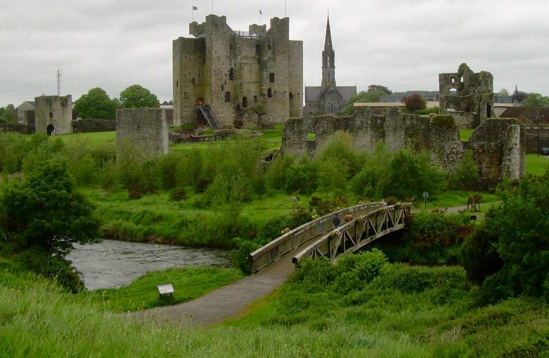 Solve Trim castle, Co. Meath Ireland jigsaw puzzle online with 126 pieces