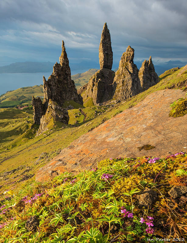 Solve Isle of Skye towers jigsaw puzzle online with 88 pieces