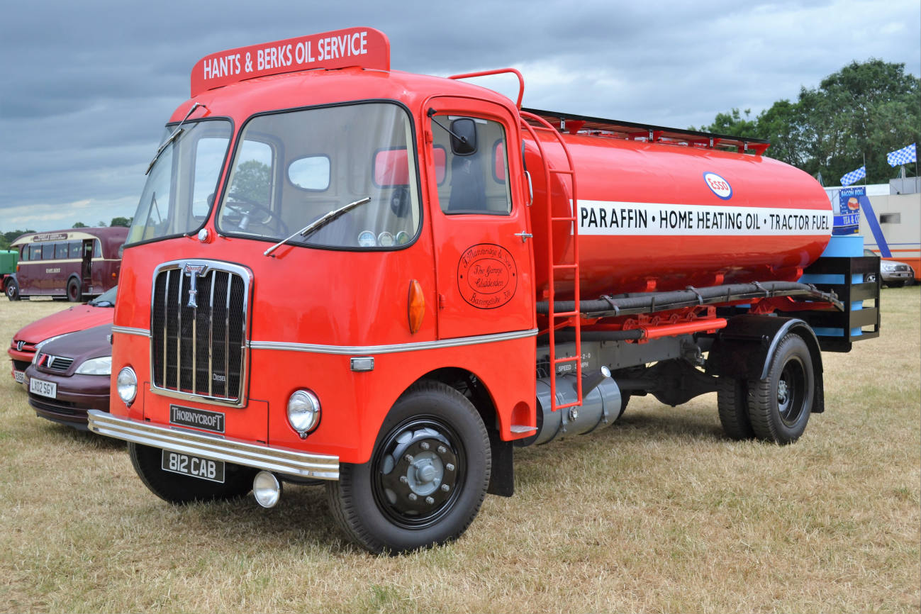 Solve 1959 Thornycroft Swift Sure Fuel Tanker jigsaw puzzle online with