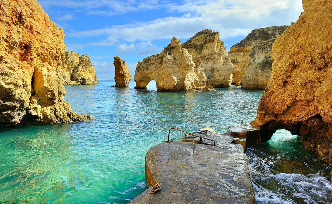 solve-praia-raias-algarve-portugal-jigsaw-puzzle-online-with-28-pieces