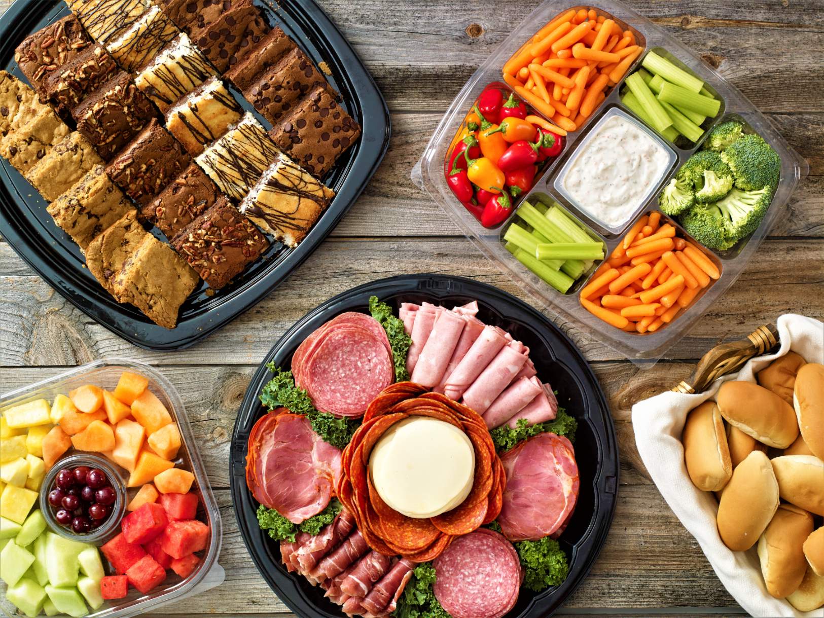 Solve BJ's Custom Cake and Deli Platter jigsaw puzzle online with 130