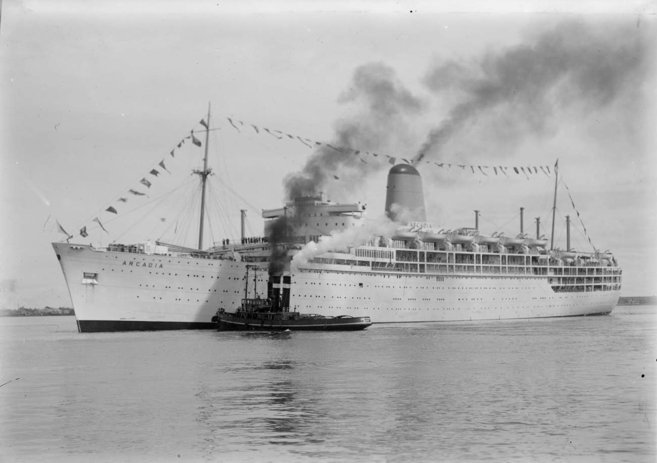 Solve Arcadia in Melbourne with the tug James Paterson jigsaw puzzle