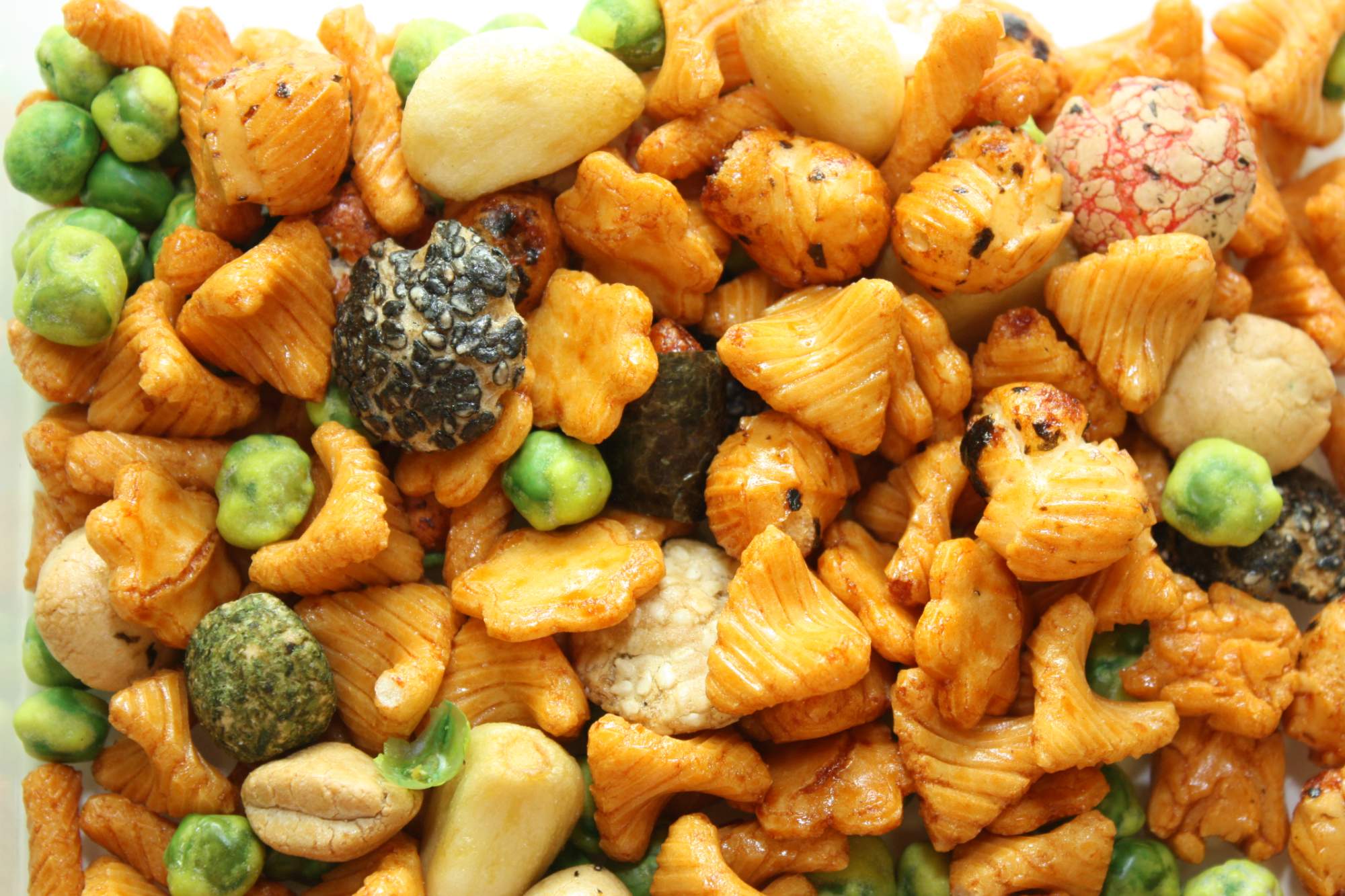 Solve あられ ARaRe Japanese Snack Mix jigsaw puzzle online with 260 pieces