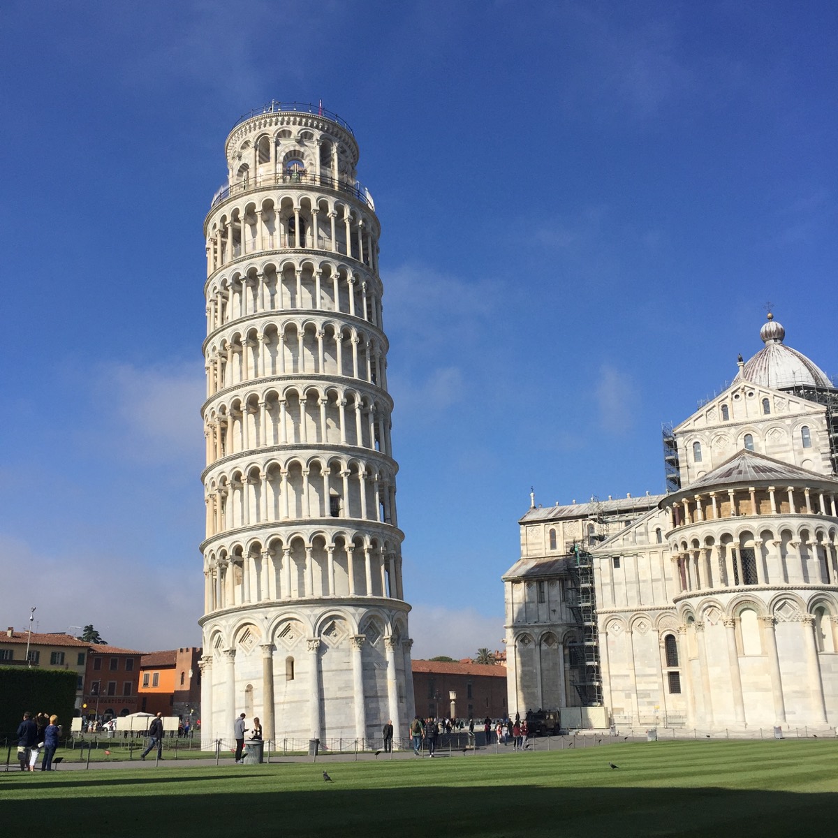 Solve Leaning Tower of Pisa jigsaw puzzle online with 169 pieces