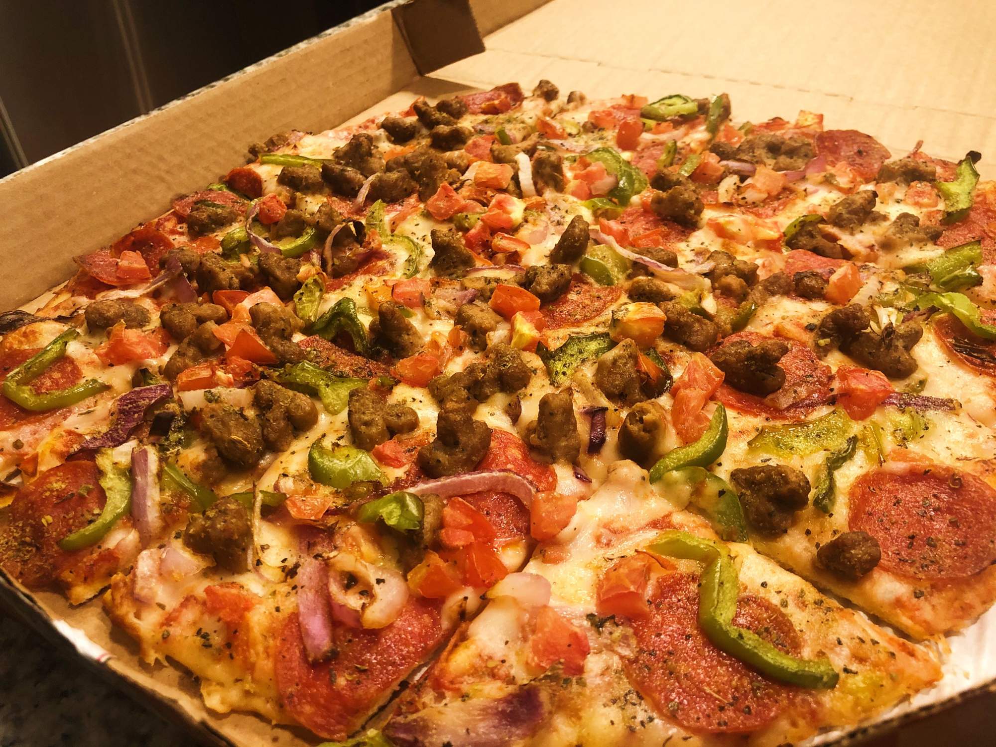 Solve Pizza Hut The Edge jigsaw puzzle online with 432 pieces