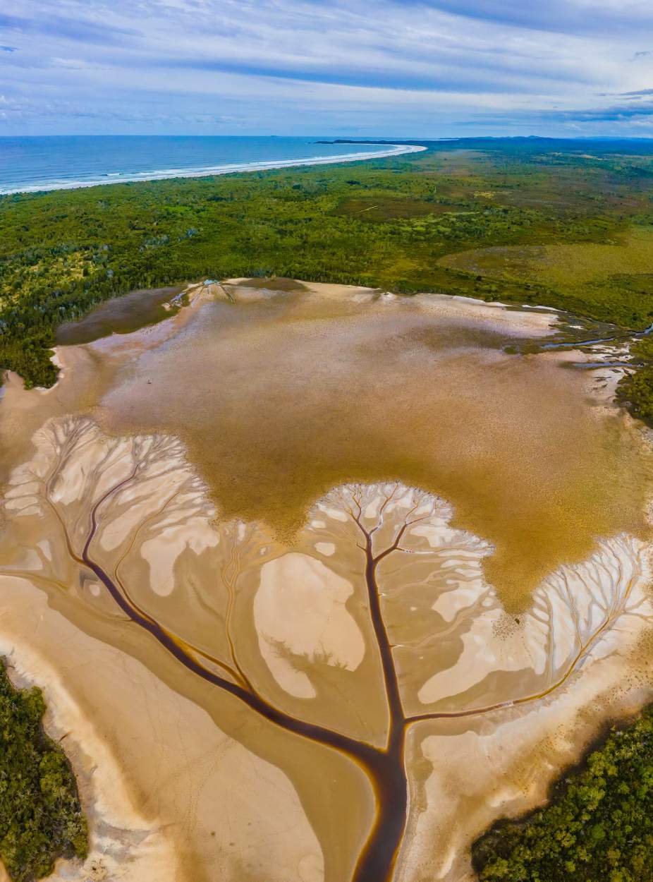 Solve Lake Cakora, Australia jigsaw puzzle online with 70 pieces