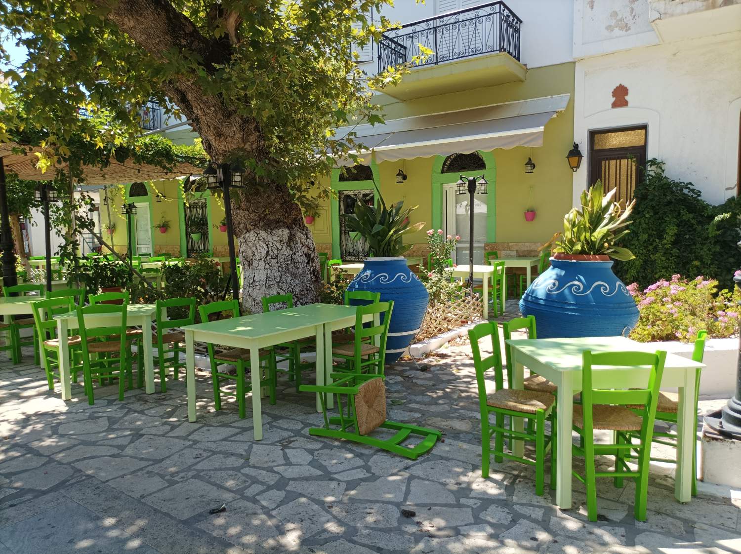 Solve in Samos, Greece jigsaw puzzle online with 88 pieces
