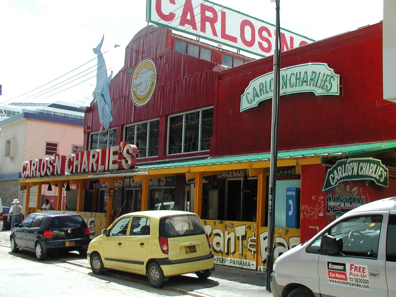 Solve carlos n Charles aruba jigsaw puzzle online with 130 pieces