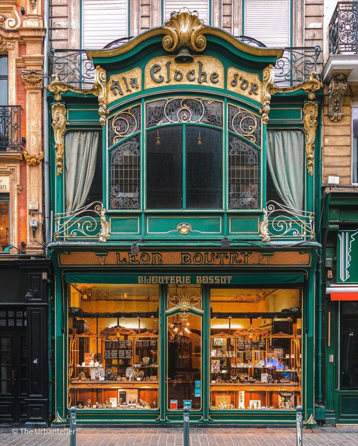 Jigsaw Puzzle Art Nouveau facade of a jewelry store in Lille, Hauts