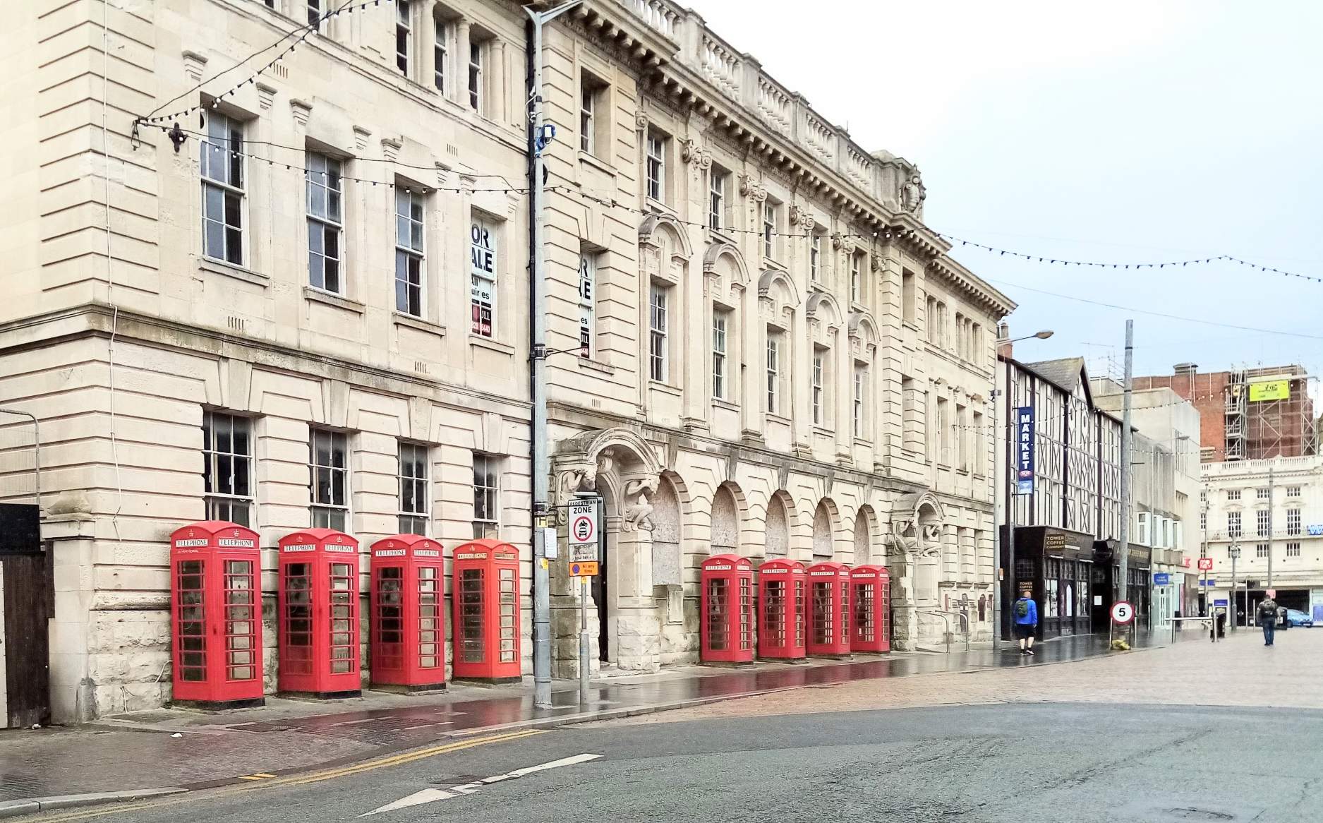 Solve Blackpool Old Post Office jigsaw puzzle online with 150 pieces