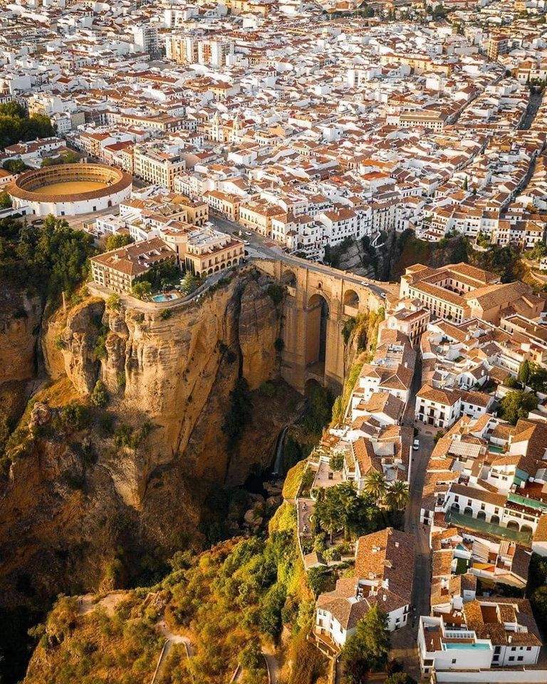 Jigsaw Puzzle Ronda Spain 195 Pieces Jigidi jigsaw-puzzle-ronda-spain-195-pieces-jigidi
