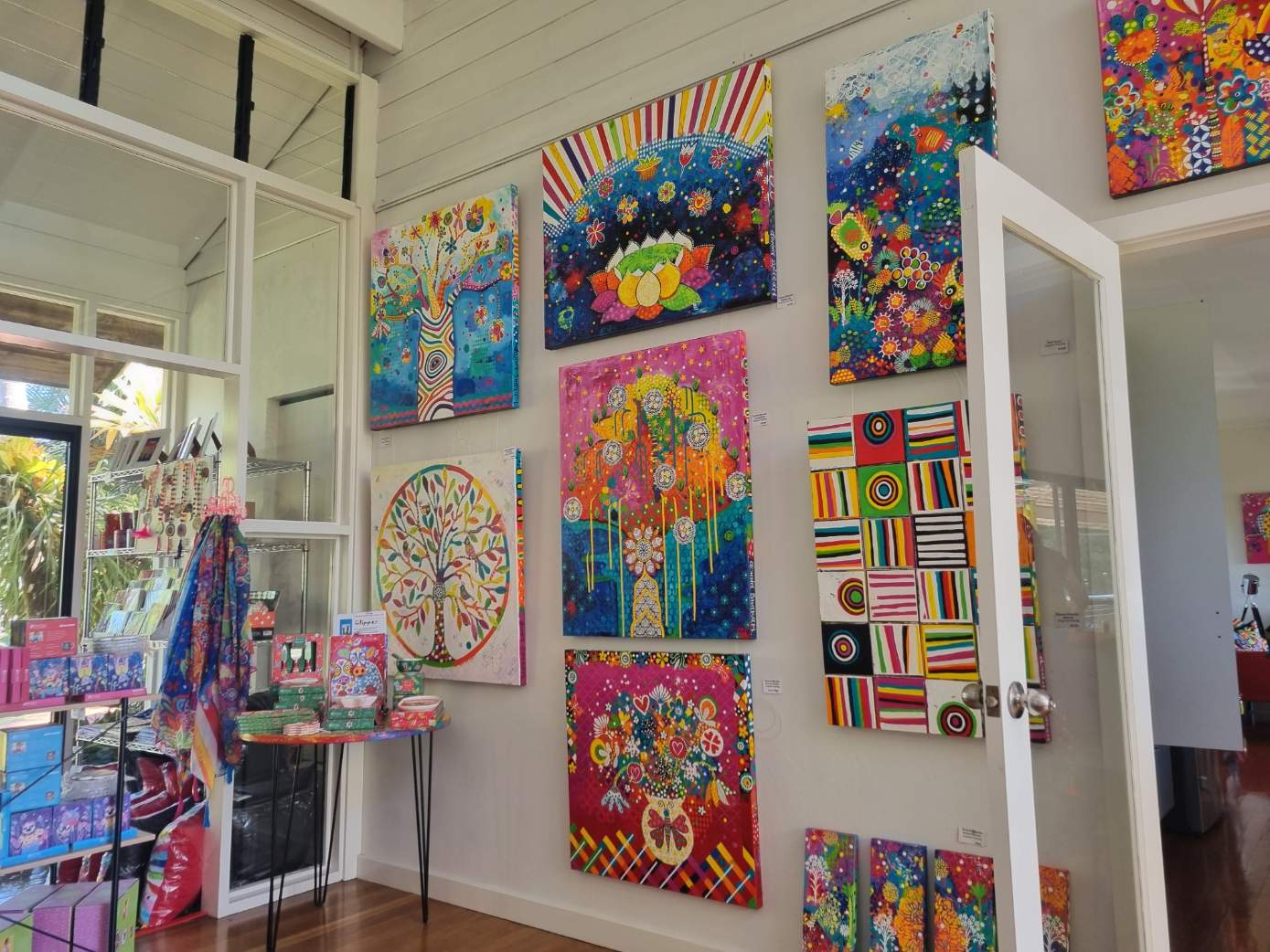 Solve Art Gallery jigsaw puzzle online with 35 pieces