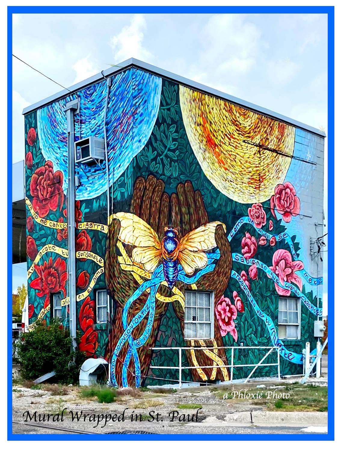 Solve Mural Wrapped in St. Paul jigsaw puzzle online with 500 pieces