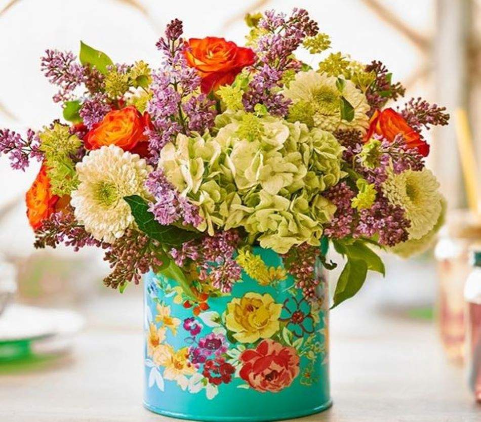 Solve Flower Arrangement jigsaw puzzle online with 168 pieces