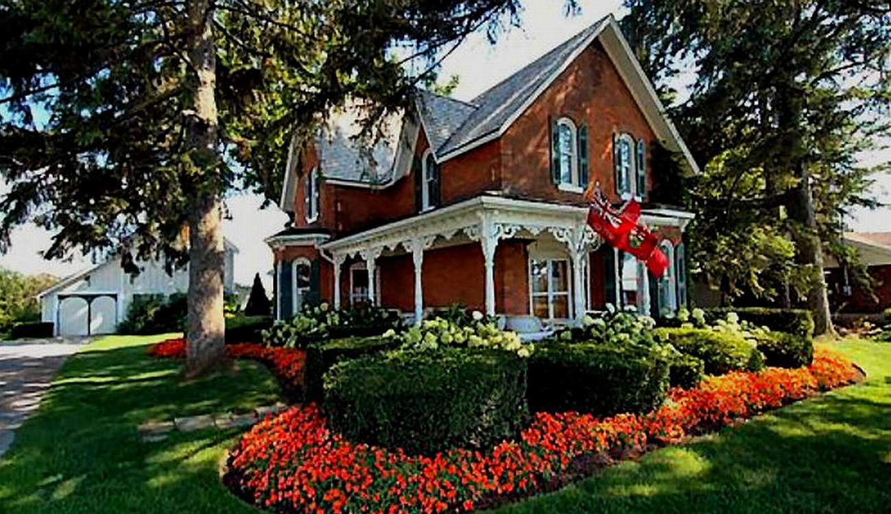 Solve Ontario jigsaw puzzle online with 18 pieces