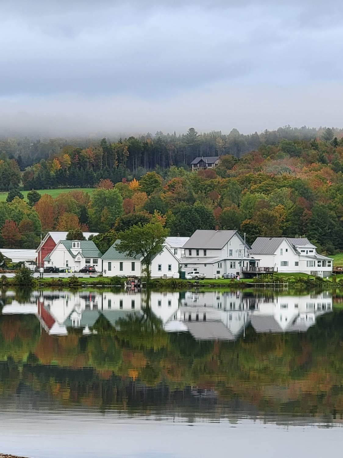 Solve elmore, vt jigsaw puzzle online with 252 pieces