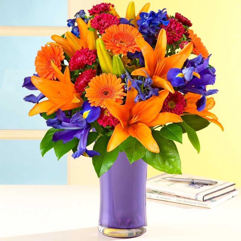 Solve Colorful Flower Arrangement jigsaw puzzle online with 81 pieces