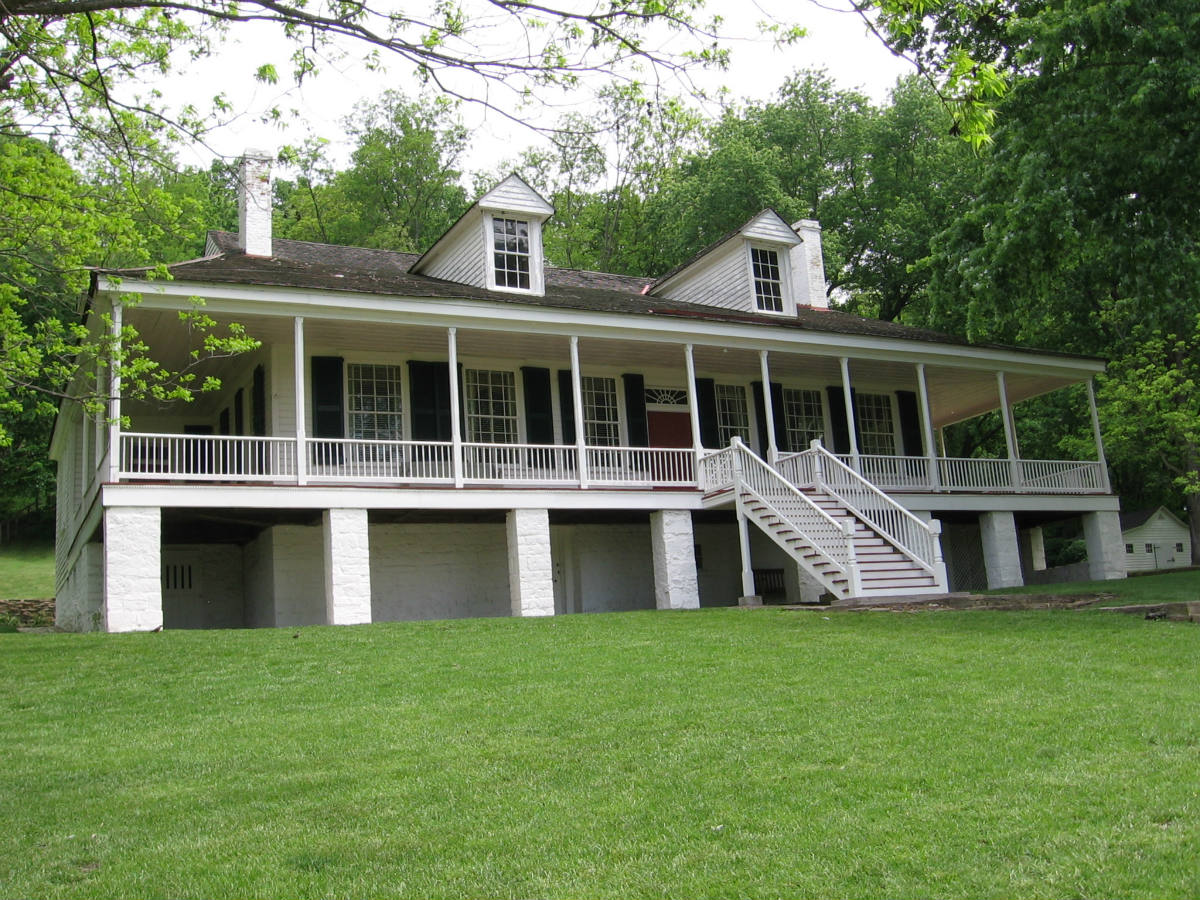 Solve MENARD HOUSE jigsaw puzzle online with 108 pieces