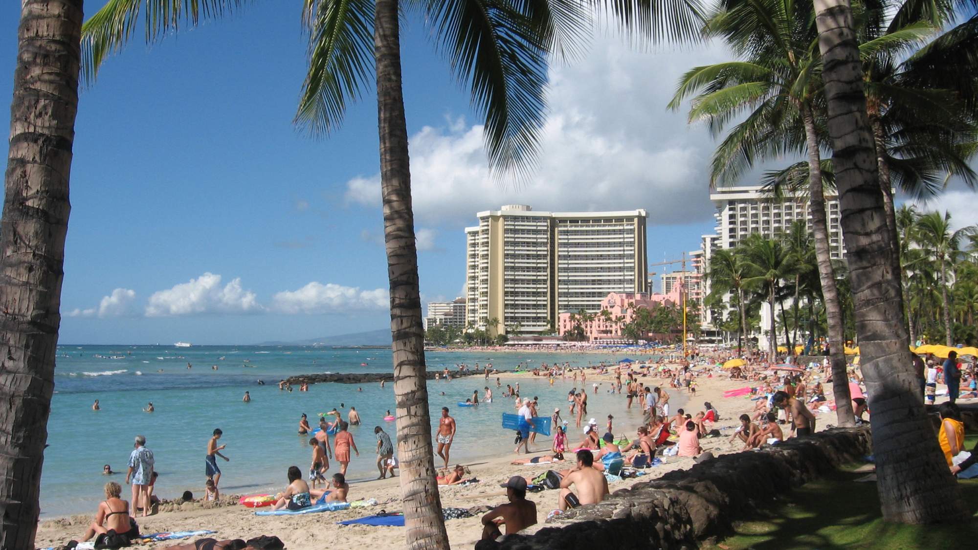Solve Honolulu, Hawaii jigsaw puzzle online with 405 pieces