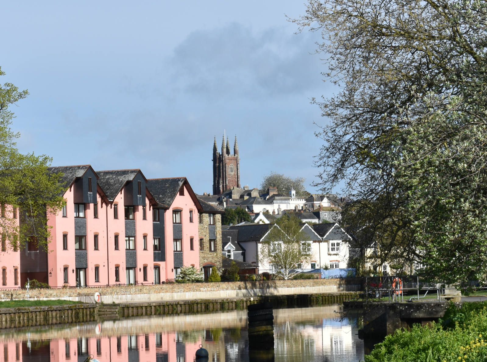 Solve Church, cupola, crenelations jigsaw puzzle online with 494 pieces