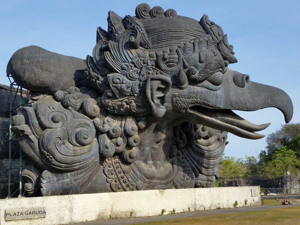 Solve Garuda jigsaw puzzle online with 80 pieces