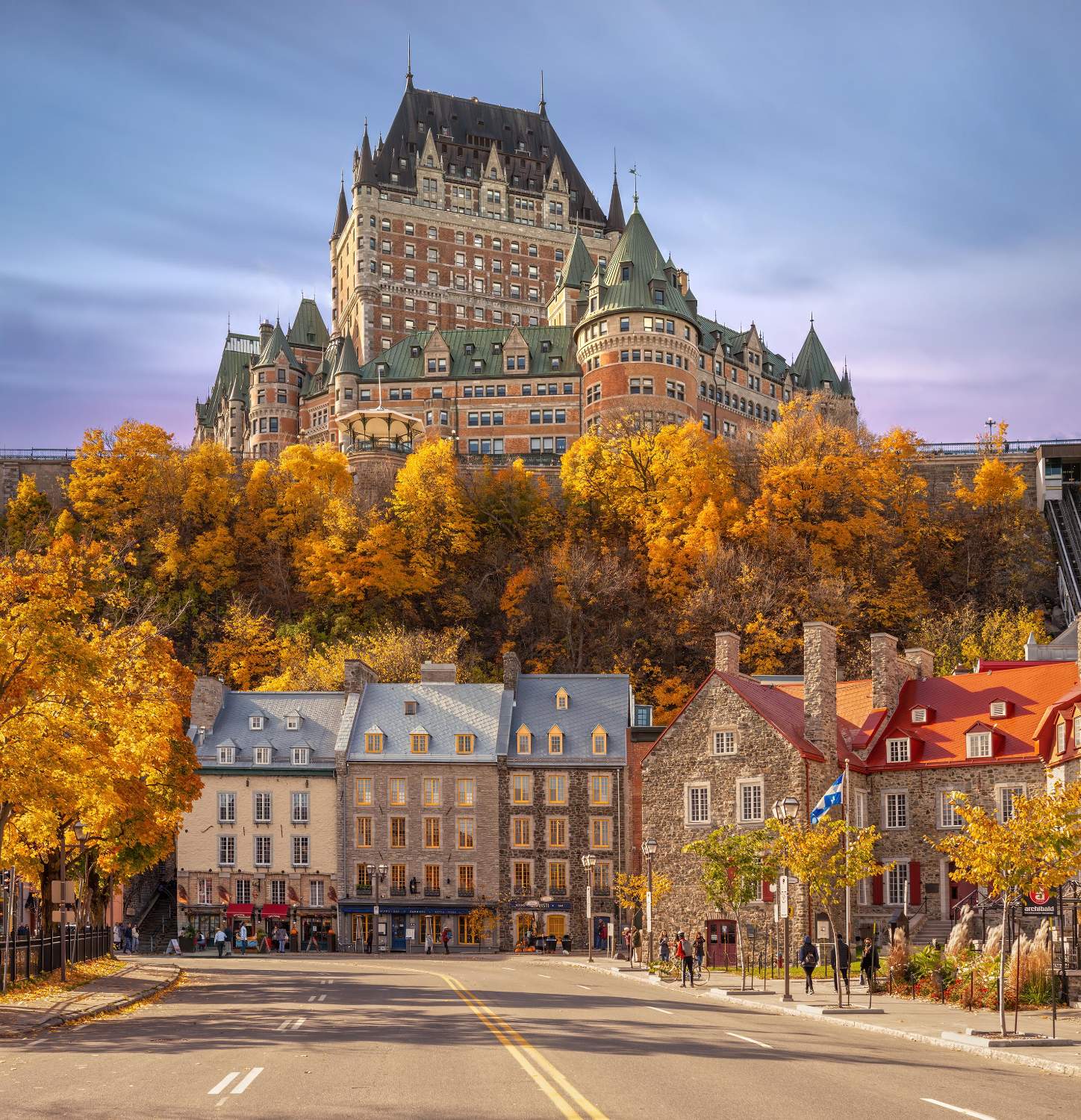 Solve quebec jigsaw puzzle online with 600 pieces