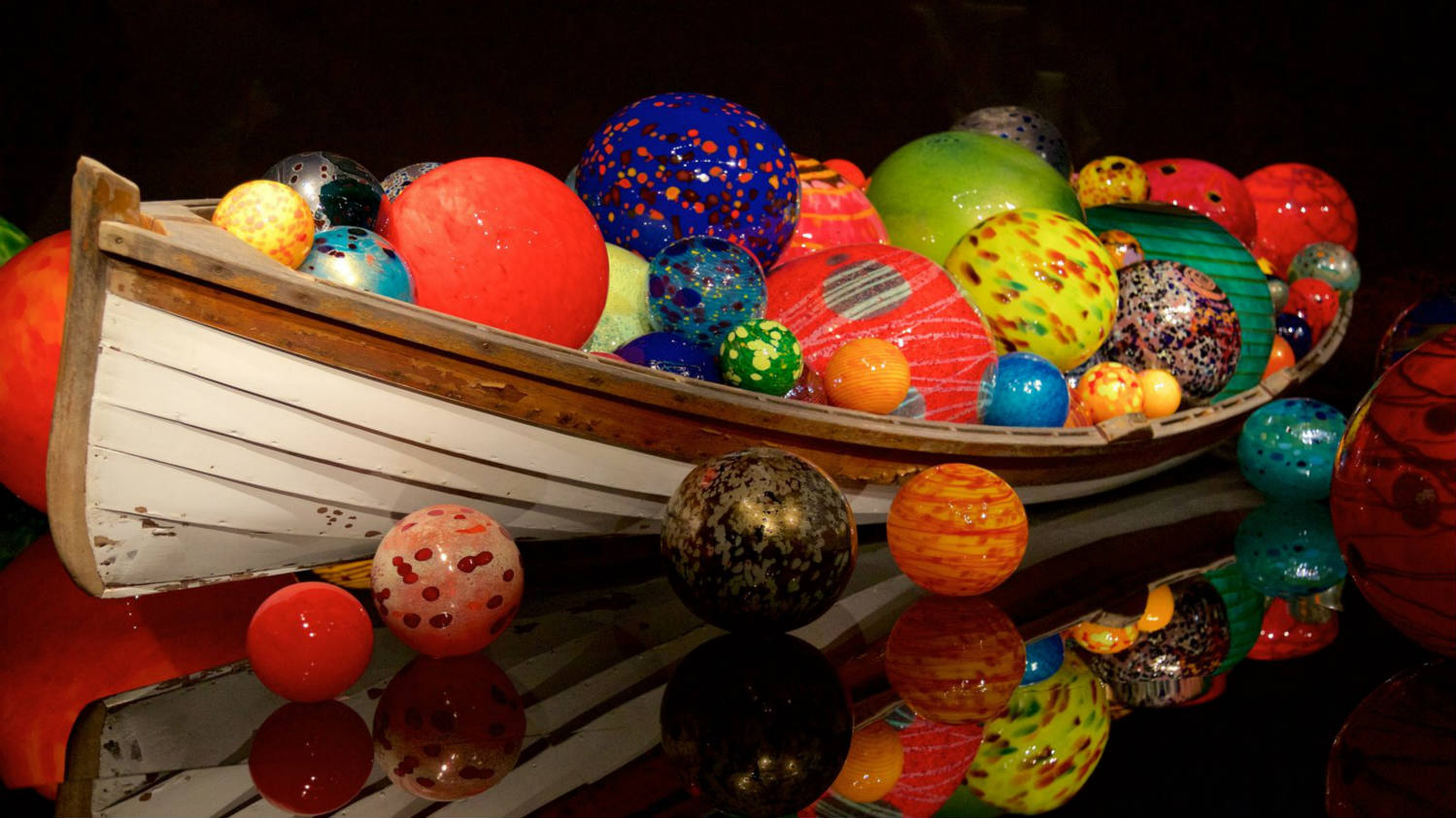 Solve Dale Chihuly Glass Museum Boat jigsaw puzzle online with 120 pieces