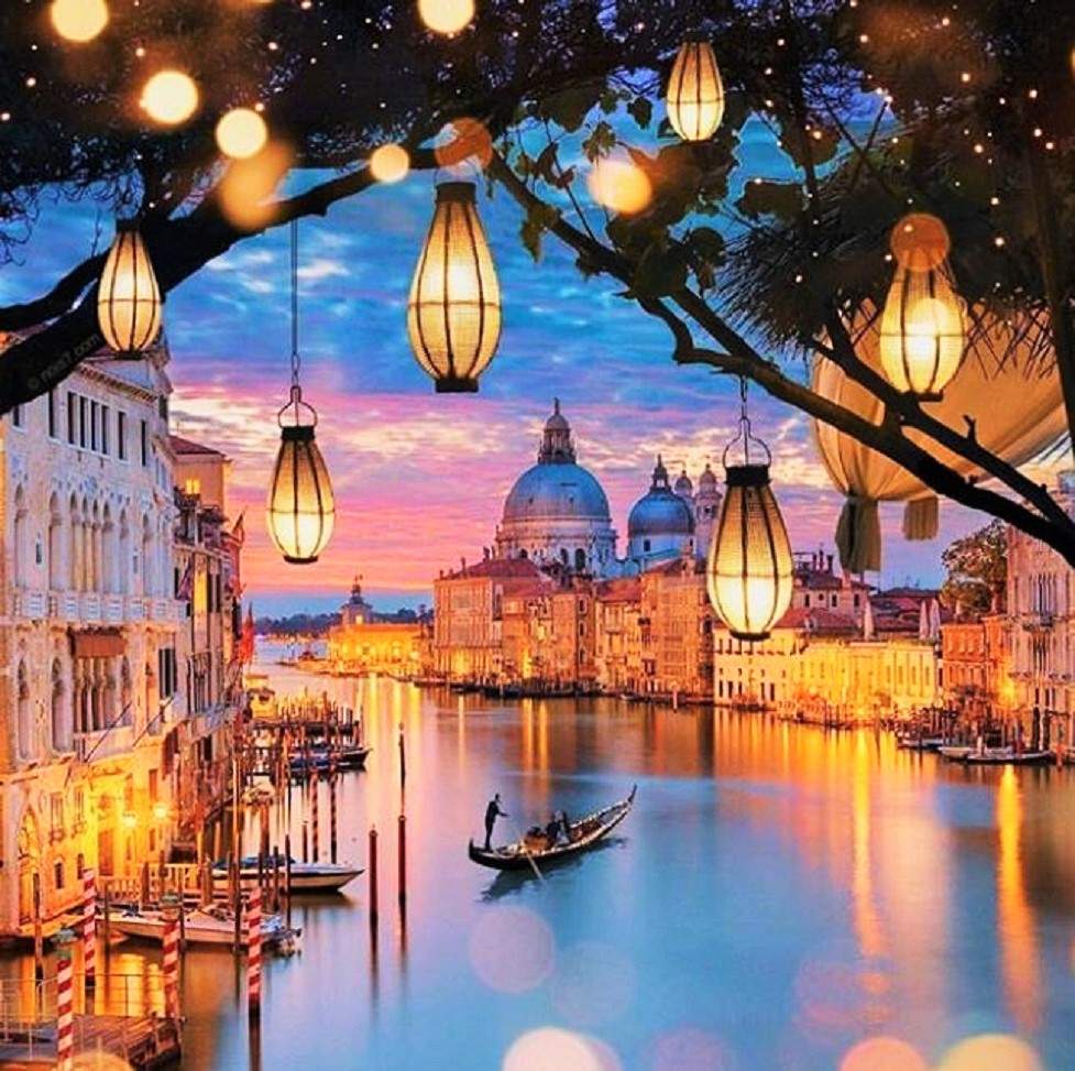 Solve "An Evening in Venice" jigsaw puzzle online with 81 pieces
