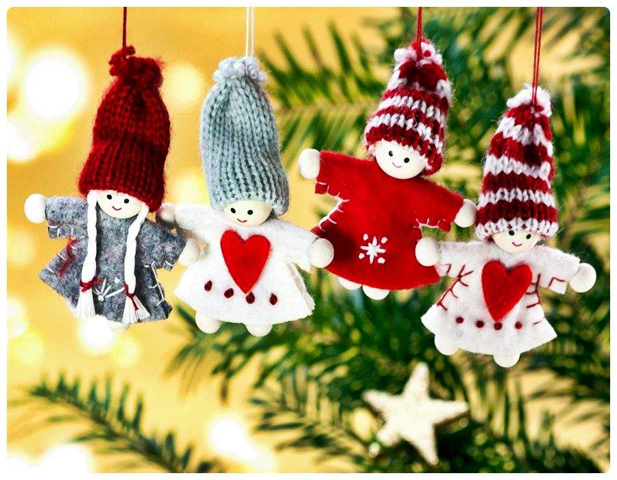 Solve Christmas Tree Angels jigsaw puzzle online with 180 pieces