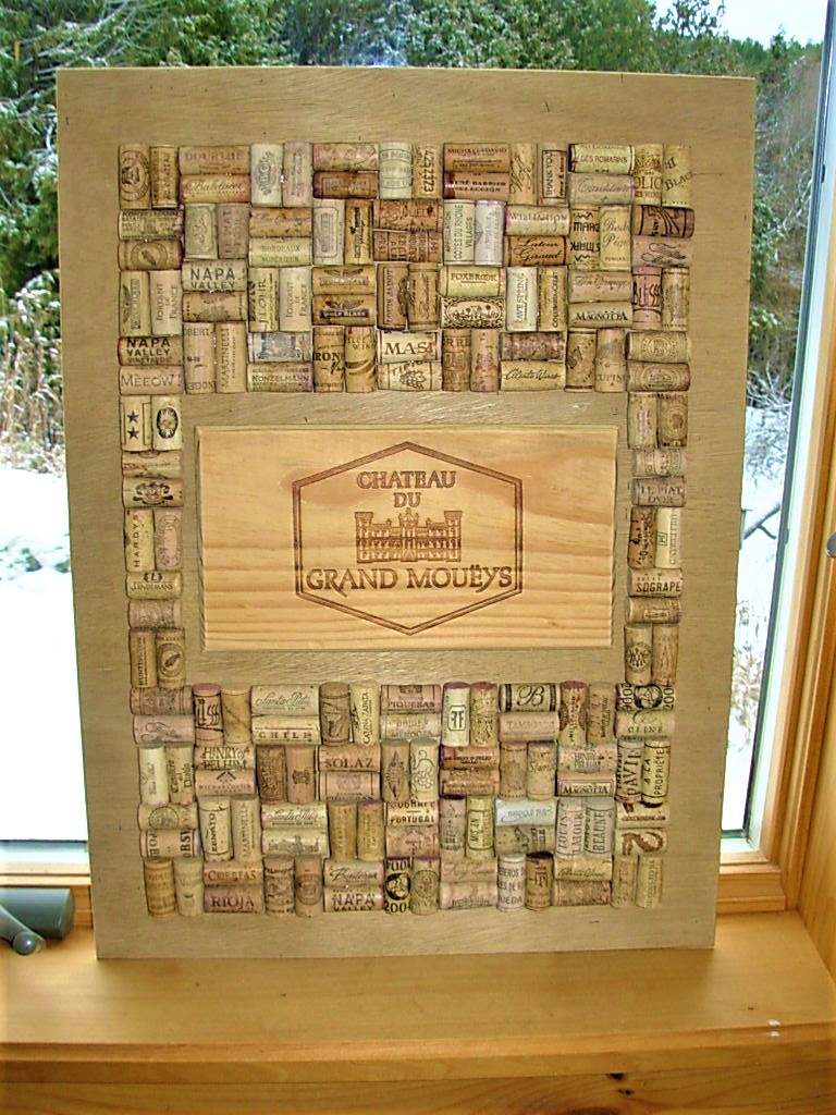 Solve Y2 Wine Cork Displays by Eric jigsaw puzzle online with 35 pieces