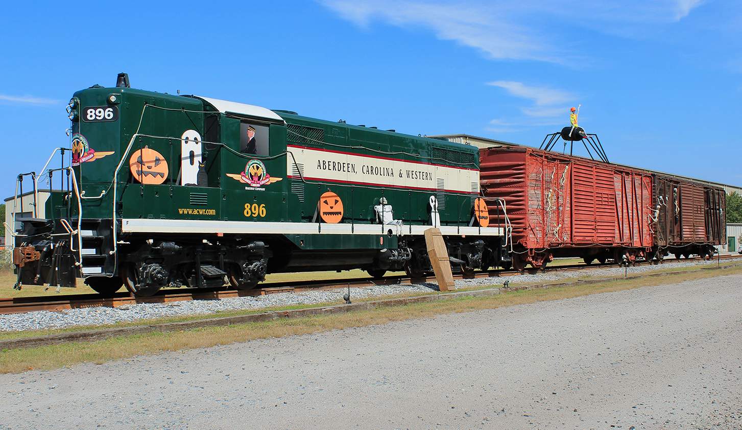 Solve GP7 Candor NC jigsaw puzzle online with 153 pieces